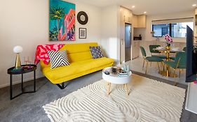Beachfront 2Br Retreat With Stunning Views